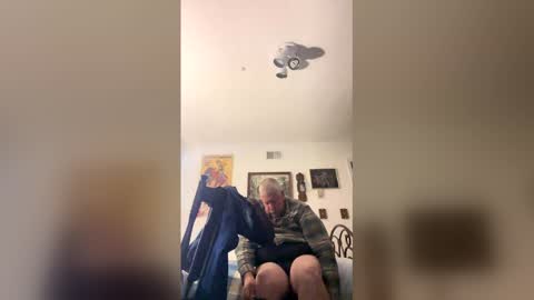 gymrat1123 online show from March 13, 2026, 5:14 am