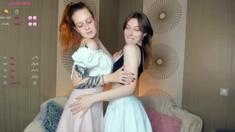 Kelly  Lilly online show from December 9, 2024, 10:54 am