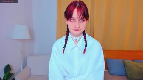 Kelly  Lilly online show from October 21, 2025, 6:41 pm