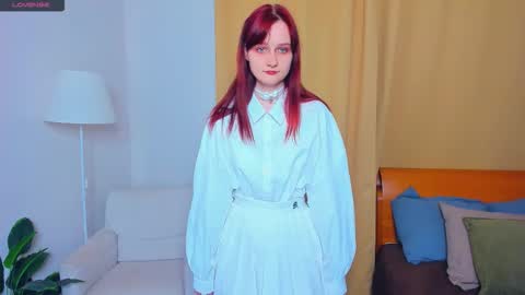 Kelly  Lilly online show from October 24, 2025, 6:48 pm