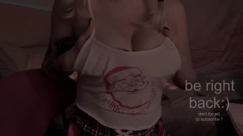 Lana online show from December 18, 2025, 9:54 pm