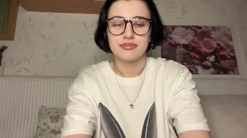 Helga online show from October 6, 2025, 4:15 pm