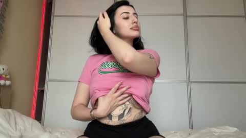 Snapshot of h3l9a_pataki chatting on June 7, 2026, 3:05 pm Helga online show from June 7, 2026, 3:05 pm