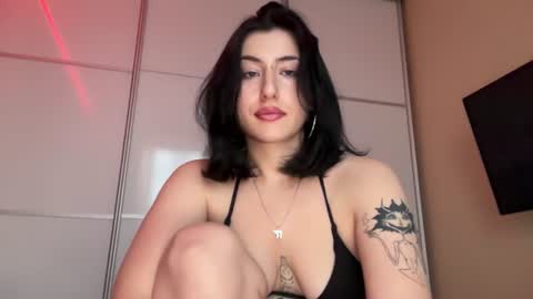 Snapshot of h3l9a_pataki chatting on July 22, 2026, 4:21 pm Helga online show from July 22, 2026, 4:21 pm