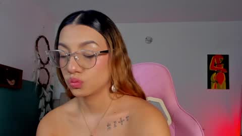 Paulina  online show from April 13, 2026, 10:26 pm