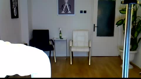 Snapshot of h_blackwood chatting on June 2, 2026, 6:21 pm H. Blackwood online show from June 2, 2026, 6:21 pm