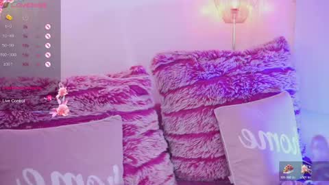 Snapshot of hade_collinss chatting on May 26, 2026, 2:35 pm Hade online show from May 26, 2026, 2:35 pm