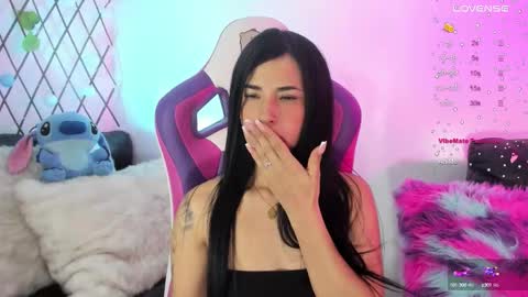 Hadid online show from October 9, 2025, 8:29 pm