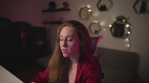 hahayessihaveone online show from October 5, 2025, 8:07 pm