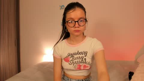 Snapshot of hailey_firee chatting on December 15, 2024, 4:18 am Hailey online show from December 15, 2024, 4:18 am