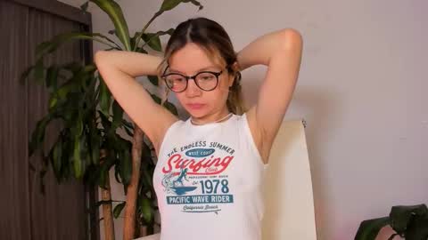 Snapshot of hailey_firee chatting on October 2, 2025, 10:33 am Hailey online show from October 2, 2025, 10:33 am