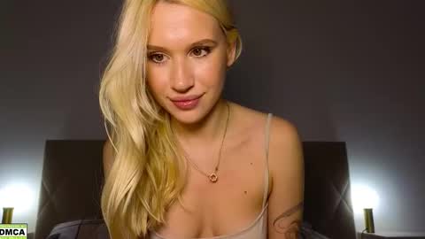 Snapshot of hailey_would chatting on March 3, 2026, 10:15 pm hailey_would online show from March 3, 2026, 10:15 pm