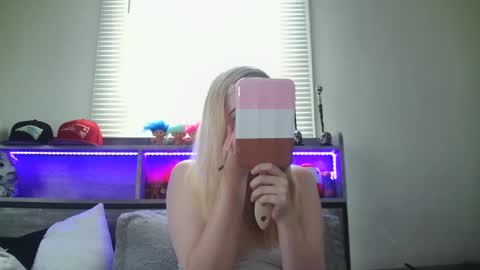 Hailey and d online show from December 5, 2024, 8:11 pm