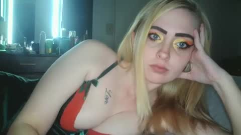 Hailey and d online show from December 22, 2024, 5:12 am