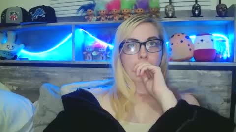 Hailey and d online show from February 24, 2025, 1:35 am