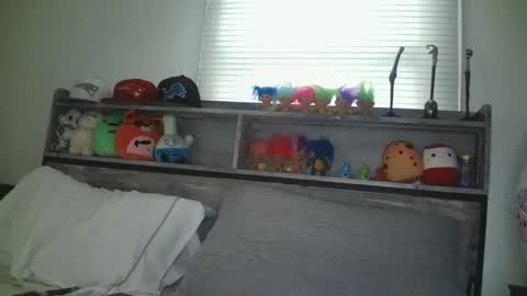 Hailey and d online show from September 18, 2025, 8:22 pm