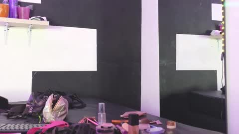 Snapshot of haileycat_ chatting on November 5, 2025, 2:33 am haileycat_ online show from November 5, 2025, 2:33 am