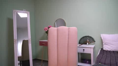 Hailey online show from October 27, 2025, 5:11 am