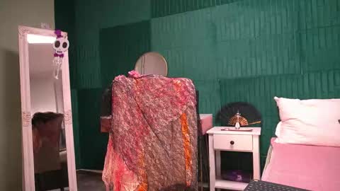 Hailey online show from October 30, 2025, 4:14 am