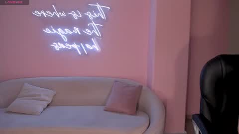 Snapshot of haileyross_ chatting on July 21, 2026, 1:19 am Hailey online show from July 21, 2026, 1:19 am