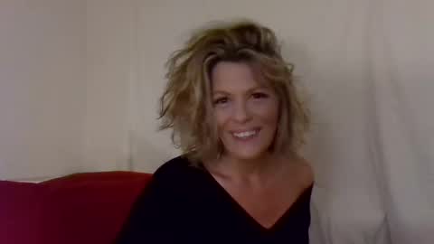 Hailey online show from December 8, 2024, 1:02 am