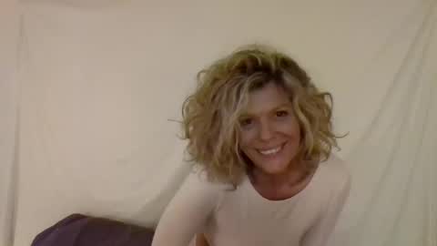 Hailey online show from December 29, 2024, 3:22 am