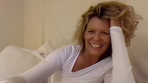 Hailey online show from January 11, 2025, 4:06 am