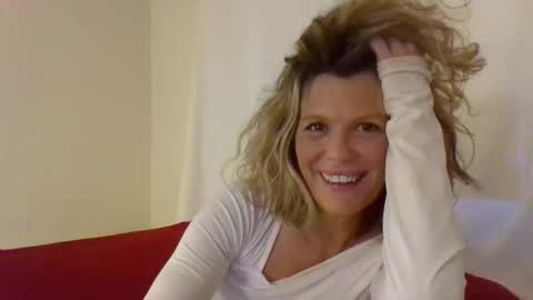 Hailey online show from February 20, 2025, 1:25 am