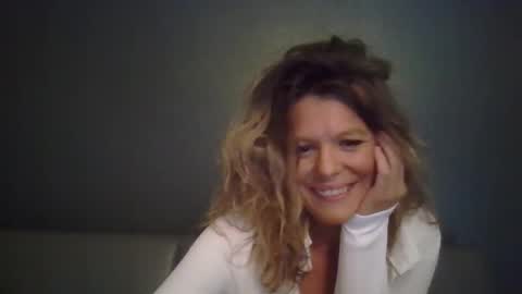 Hailey online show from October 5, 2025, 9:02 pm