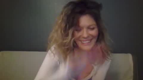 Hailey online show from October 10, 2025, 9:25 pm