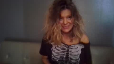 Hailey online show from October 31, 2025, 5:25 pm