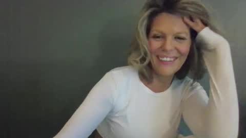 Hailey online show from April 18, 2026, 7:07 pm