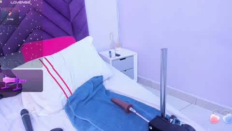 haileystonei online show from January 18, 2025, 2:55 pm