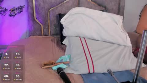 haileystonei online show from September 25, 2025, 11:36 am