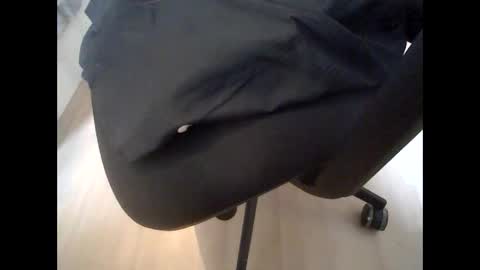 Snapshot of hairyman007 chatting on January 23, 2025, 10:22 am hairyman007 online show from January 23, 2025, 10:22 am