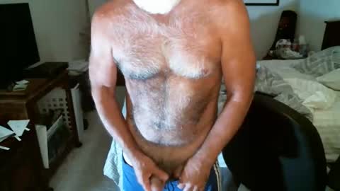 Snapshot of hairypecsguy chatting on June 2, 2026, 5:53 am Hairy pecs online show from June 2, 2026, 5:53 am