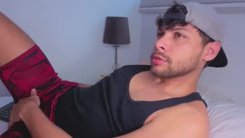 Independent       model  online show from December 15, 2025, 9:30 pm