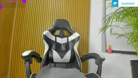 Snapshot of hall_anahiis chatting on January 12, 2025, 1:00 am Anahis online show from January 12, 2025, 1:00 am