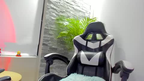 Snapshot of hall_anahiis chatting on January 27, 2025, 1:05 am Anahis online show from January 27, 2025, 1:05 am