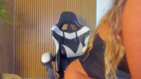 Snapshot of hall_anahiis chatting on October 7, 2025, 3:47 am Anahis online show from October 7, 2025, 3:47 am