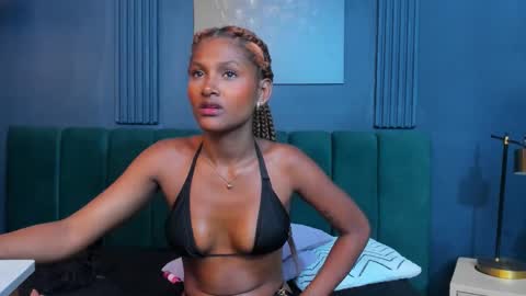 Halley Lorens online show from September 25, 2025, 7:23 am