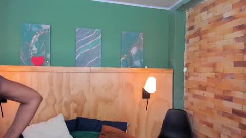 Halley Lorens online show from October 18, 2025, 7:14 pm