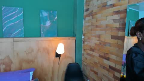 Halley Lorens online show from February 8, 2026, 12:08 pm