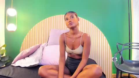 Halley Lorens online show from February 11, 2026, 4:56 pm