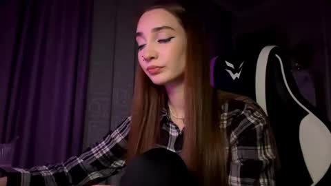 Holly online show from November 29, 2025, 5:16 pm