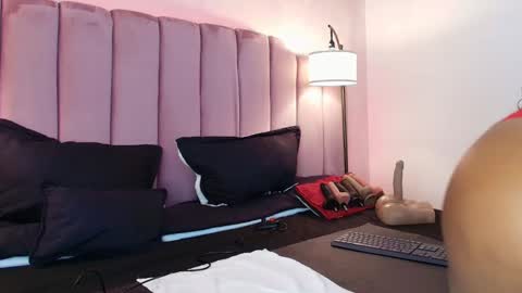  Hally Bans  online show from March 8, 2025, 12:09 pm