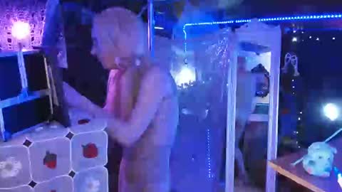 halovalentine online show from January 25, 2025, 12:17 am