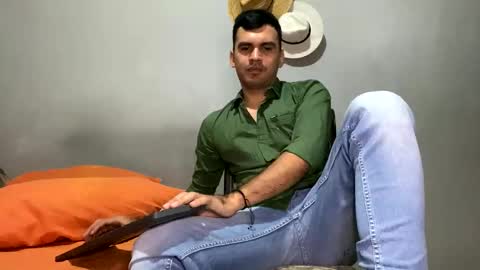 hamiltong12 online show from November 18, 2025, 3:34 am