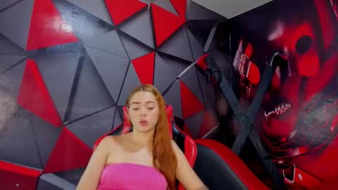 Hana and Zeta online show from December 4, 2025, 12:14 pm