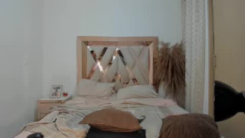 Hana Montes- online show from January 13, 2025, 2:07 am